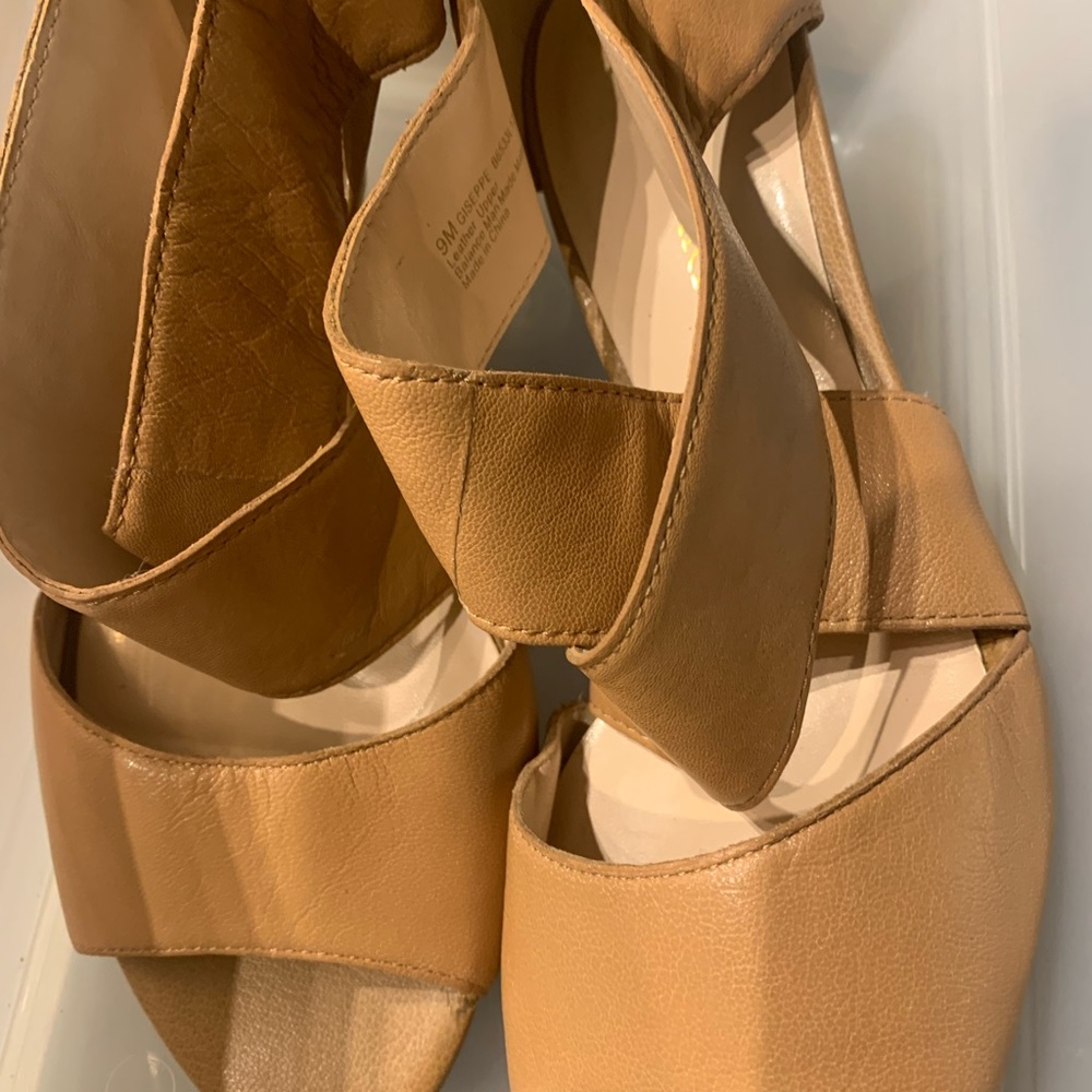 Leather and wooden grain wedge heel with back zipper